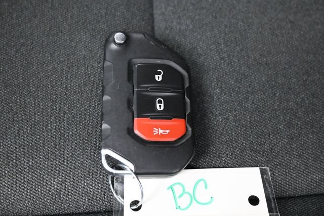 Used 2024 Jeep Wrangler Unlimited Rubicon AWD/4WD image 28