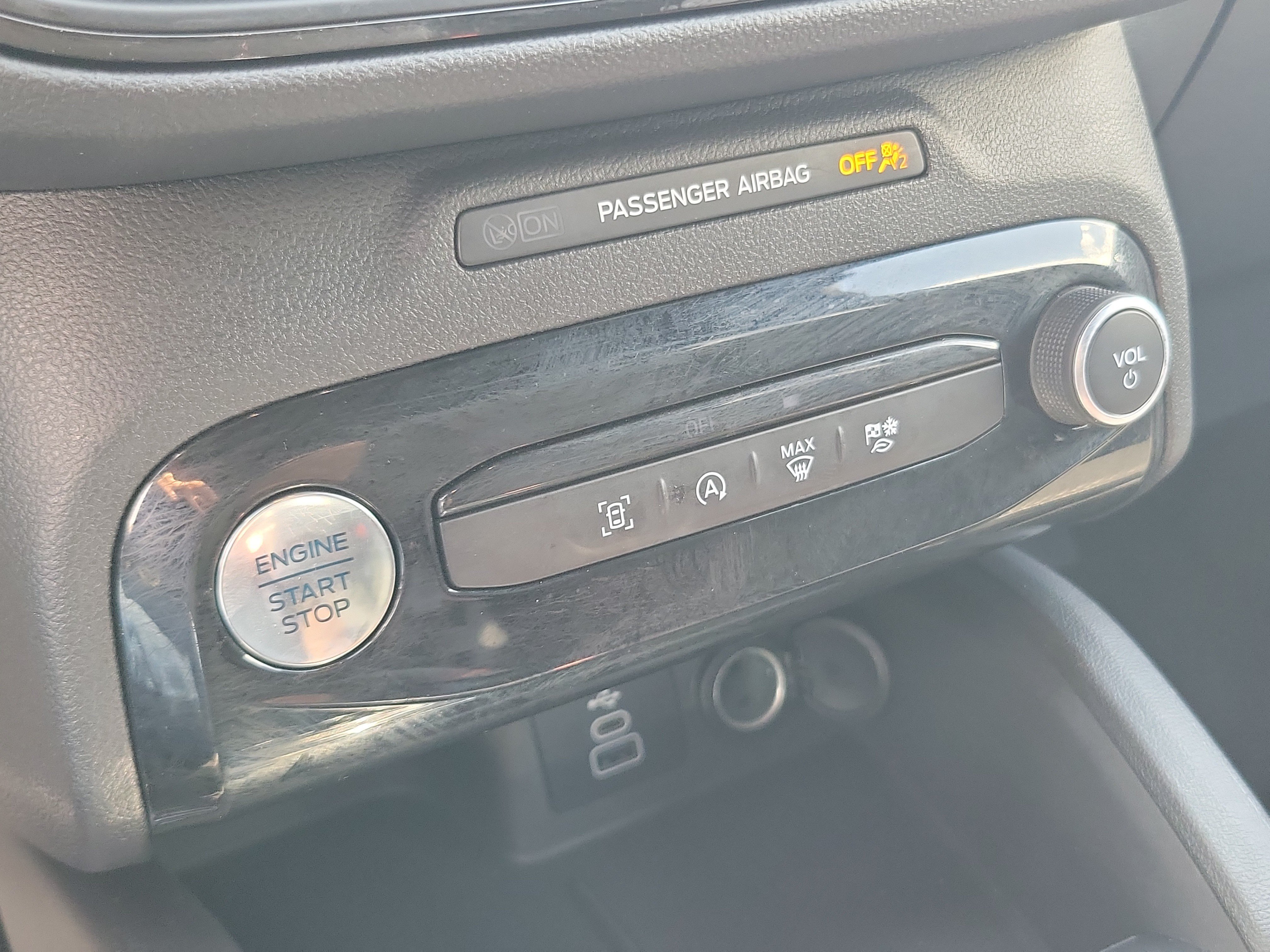 Certified 2024 Ford Escape ST-Line w/ Tech Pack #1 FWD image 25