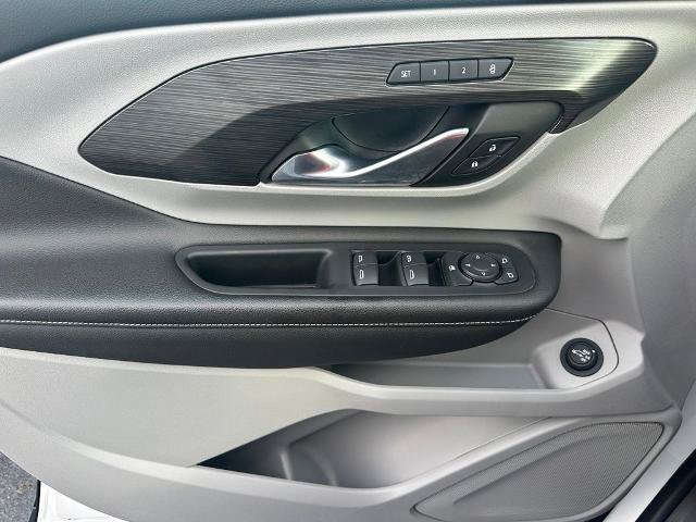 Used 2022 GMC Terrain SLT w/ LPO, Floor Liner Package FWD image 8