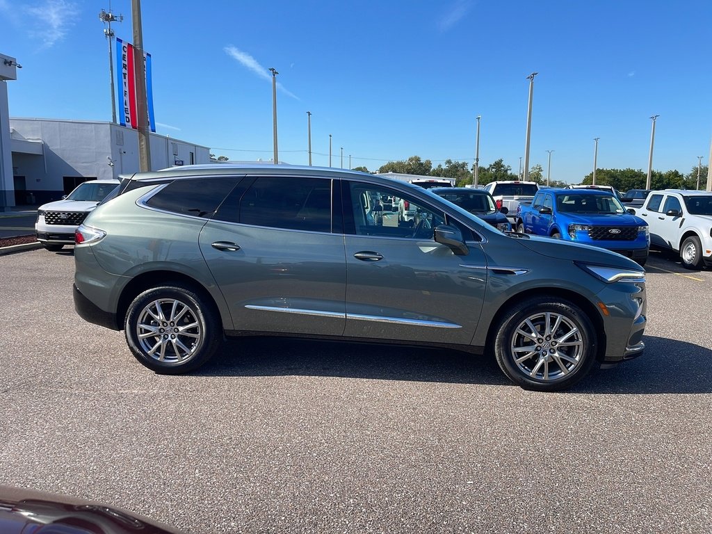 Used 2023 Buick Enclave Essence w/ Experience Buick Package image 5
