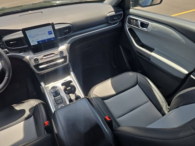 Certified 2024 Ford Explorer XLT w/ Equipment Group 202A AWD/4WD image 31