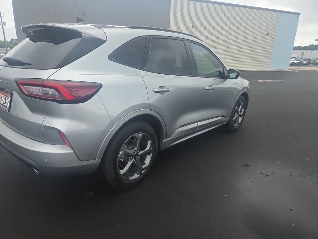 Certified 2023 Ford Escape ST-Line w/ Tech Pack #1 FWD image 11