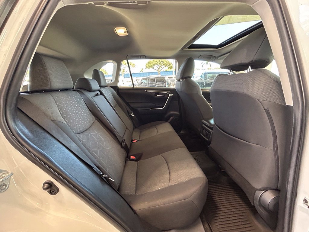 Used 2022 Toyota RAV4 XLE FWD image 32