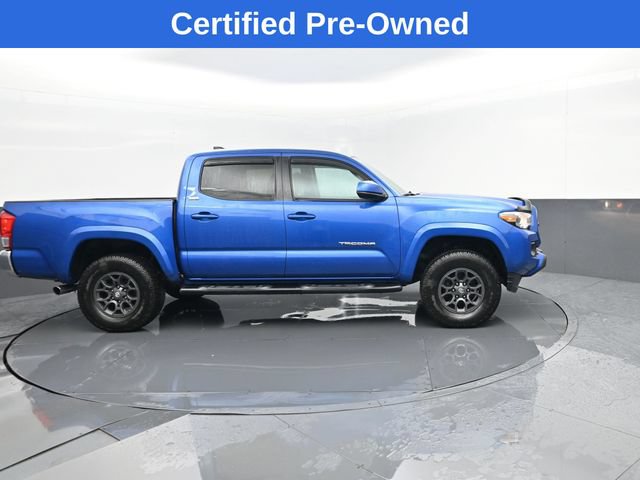 Used 2017 Toyota Tacoma SR5 w/ Exterior Package AWD/4WD image 4