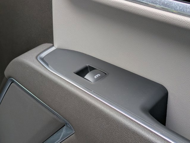 Used 2025 GMC Sierra 1500 SLT AWD/4WD image 33