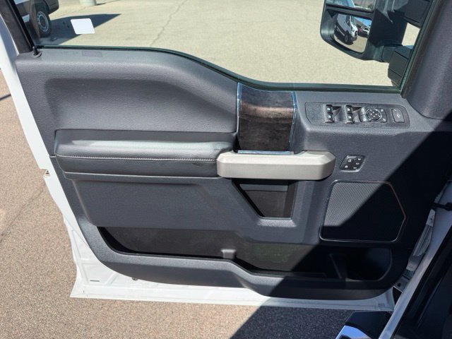 Certified 2022 Ford F350 4x4 Crew Cab DRW Super Duty image 11