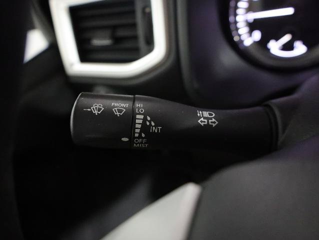 Used 2019 Nissan Titan SV AWD/4WD image 16