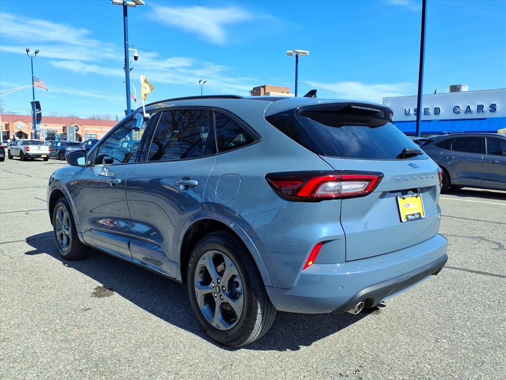 Certified 2024 Ford Escape ST-Line Select w/ Tech Pack #1 image 9