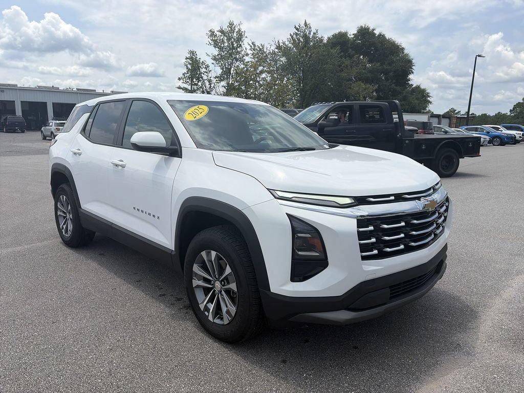 Used 2025 Chevrolet Equinox LT FWD image 9
