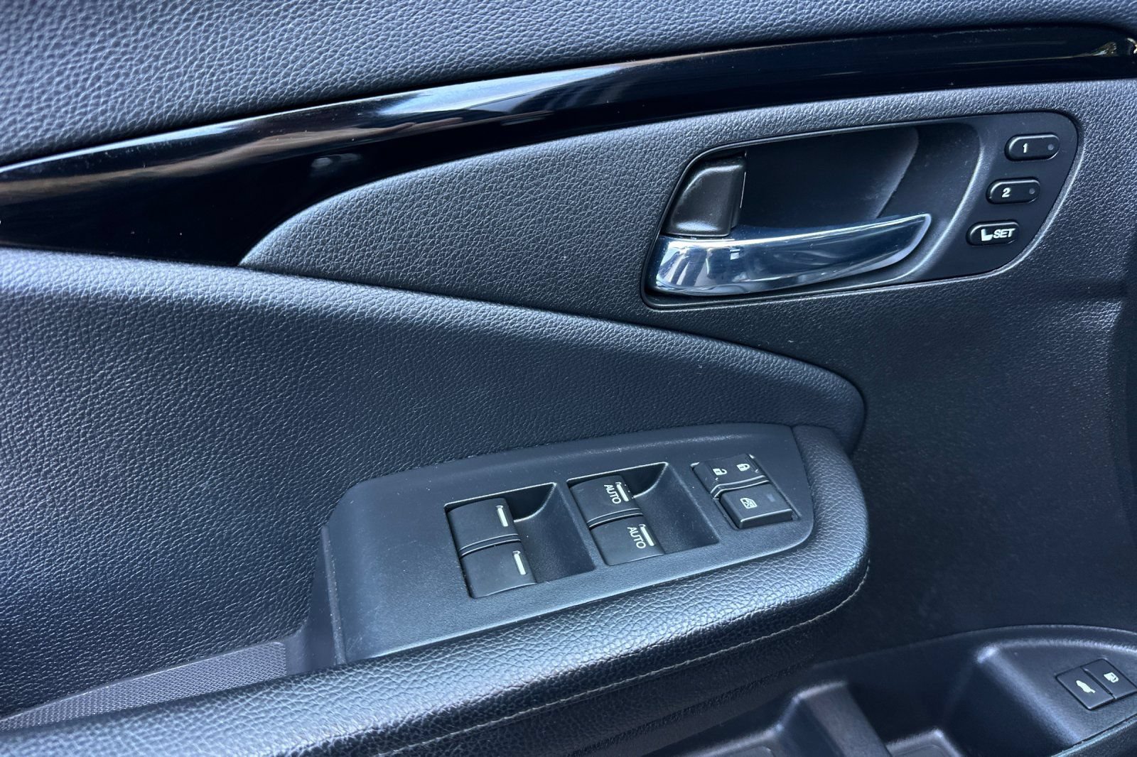 Used 2022 Honda Pilot Touring image 10