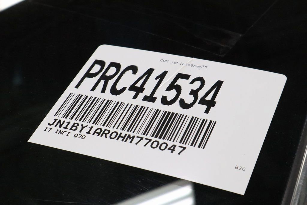 Used 2017 INFINITI Q70 3.7 w/ Technology Package image 36