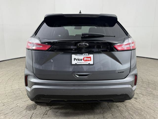 Certified 2024 Ford Edge SE w/ Black Appearance Package image 6