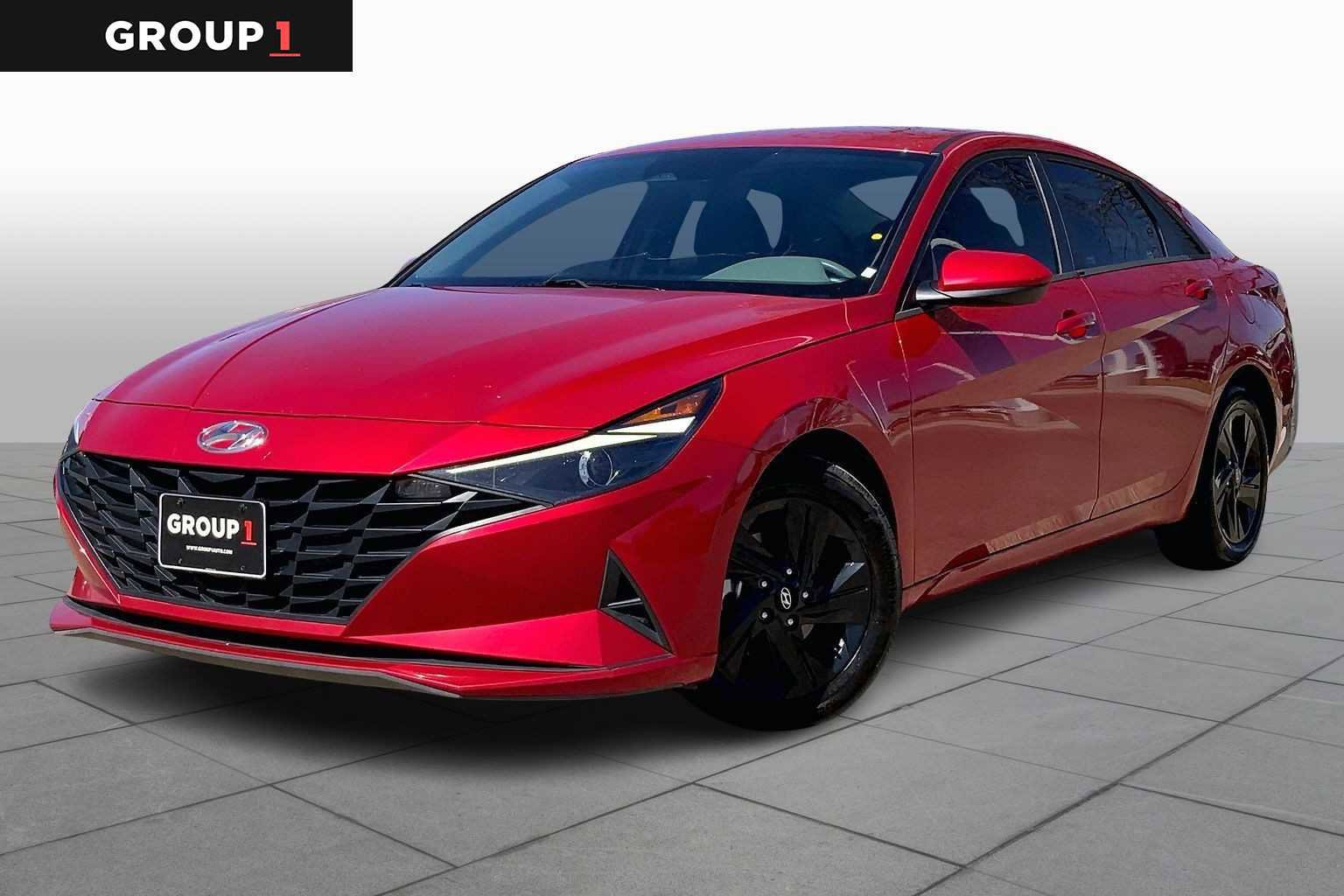 Used 2023 Hyundai Elantra SEL w/ Preferred Accessory Package image 5