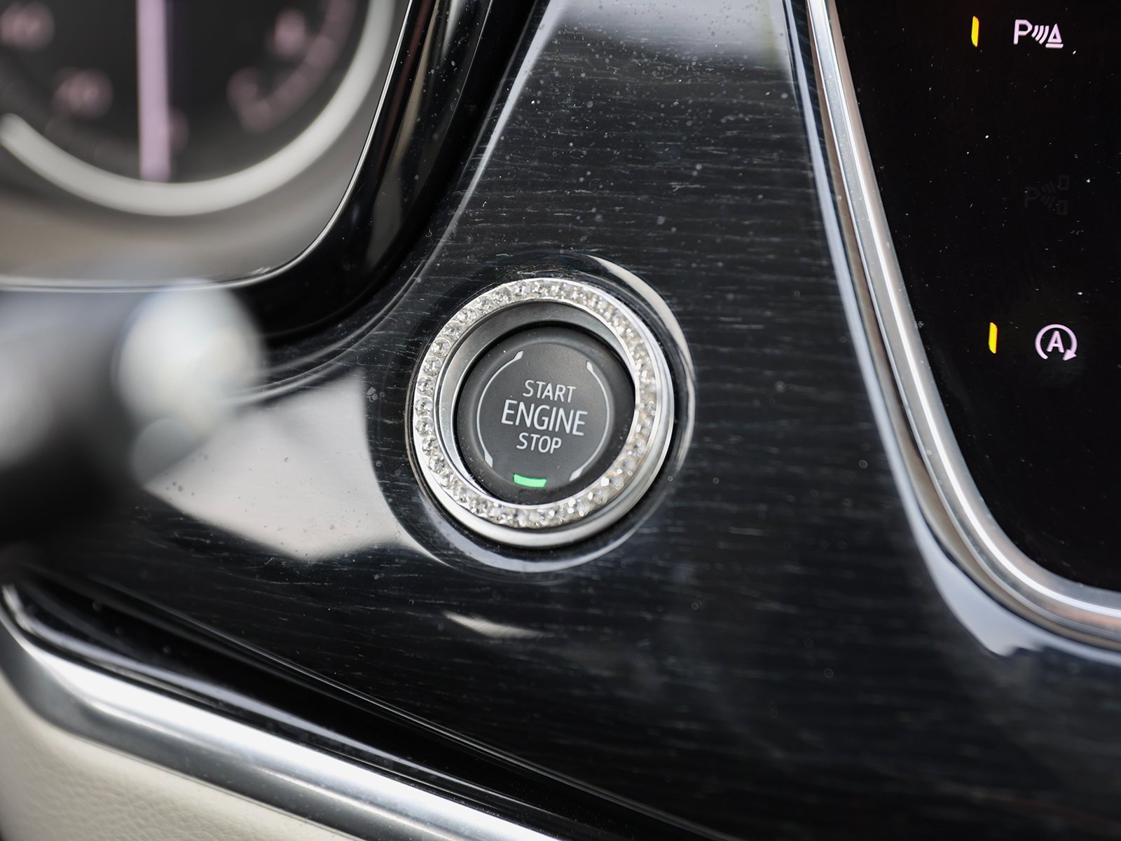 Used 2024 Cadillac XT6 Premium Luxury image 29