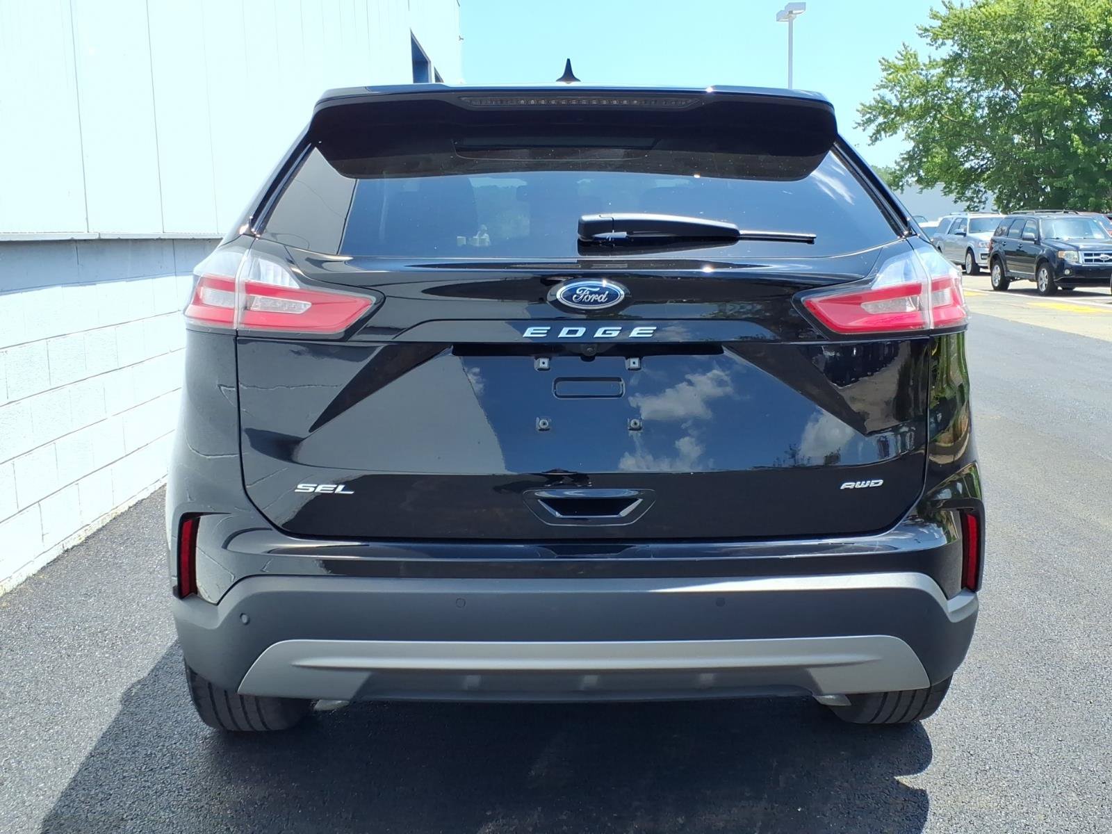 Certified 2023 Ford Edge SEL w/ Convenience Package AWD/4WD image 5