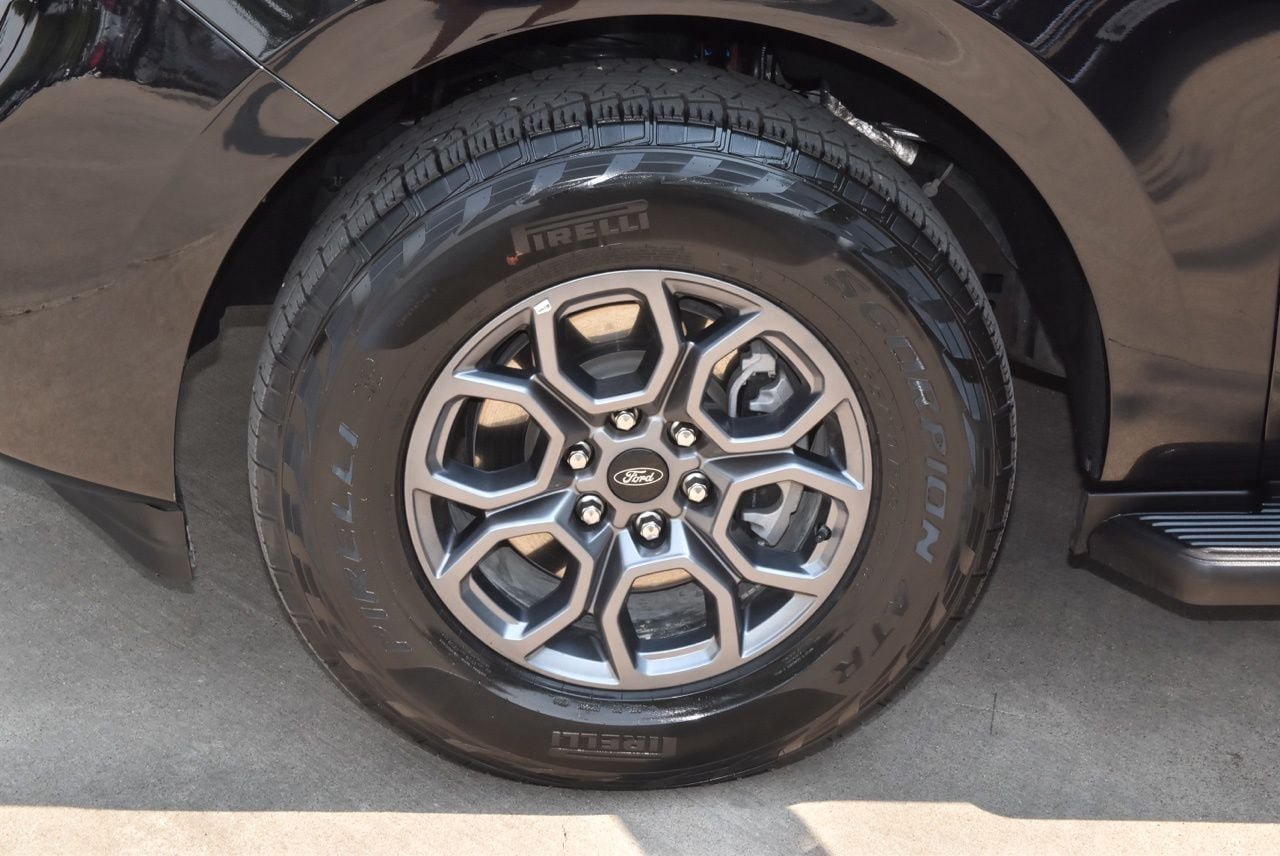 Certified 2025 Ford Expedition Active RWD image 39