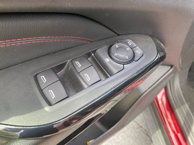 Used 2025 Chevrolet Trax RS FWD image 13