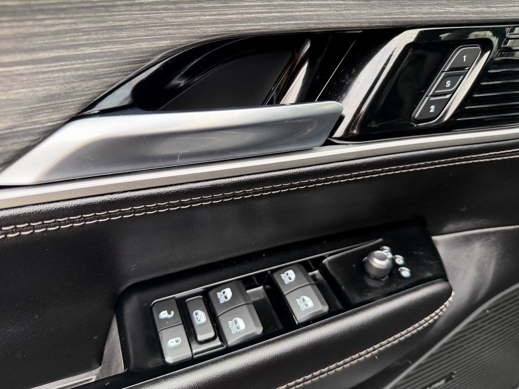 Used 2023 Jeep Wagoneer Series III w/ Convenience Group I image 13