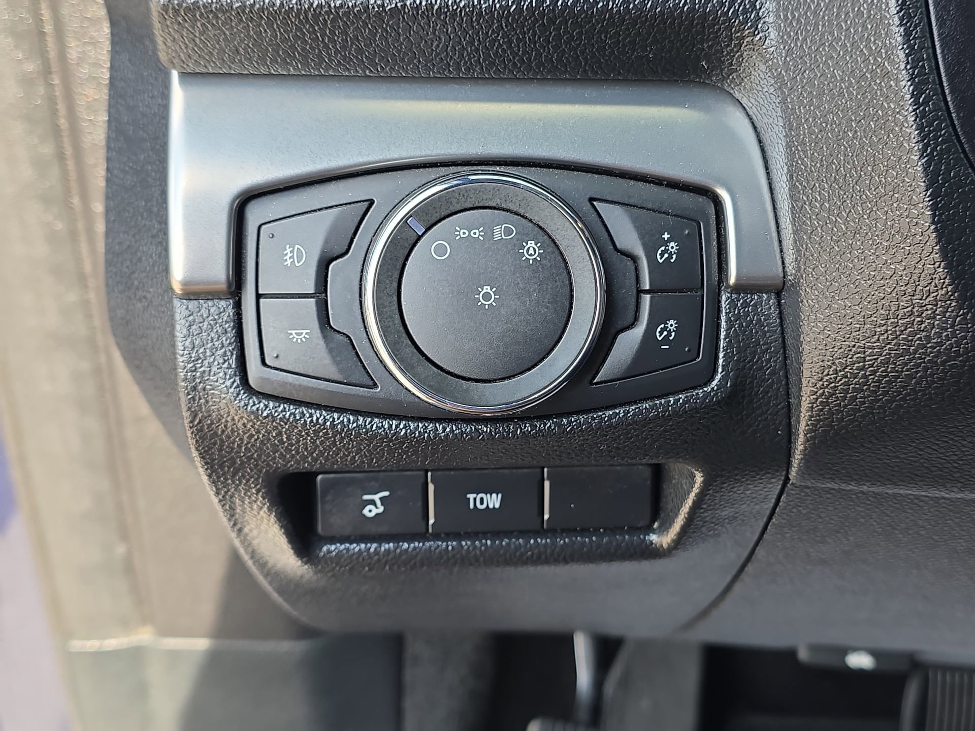 Certified 2018 Ford Explorer XLT w/ Equipment Group 202A image 49