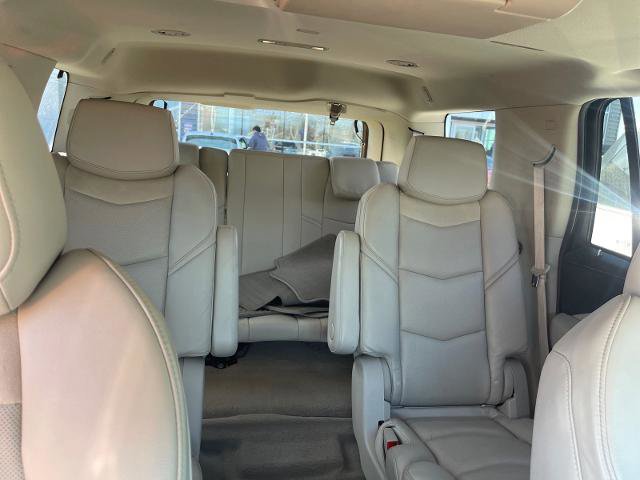 Used 2020 Cadillac Escalade Luxury w/ LPO, Radiant Package image 22