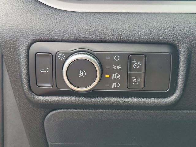 Certified 2023 Ford Explorer XLT w/ Equipment Group 202A AWD/4WD image 15