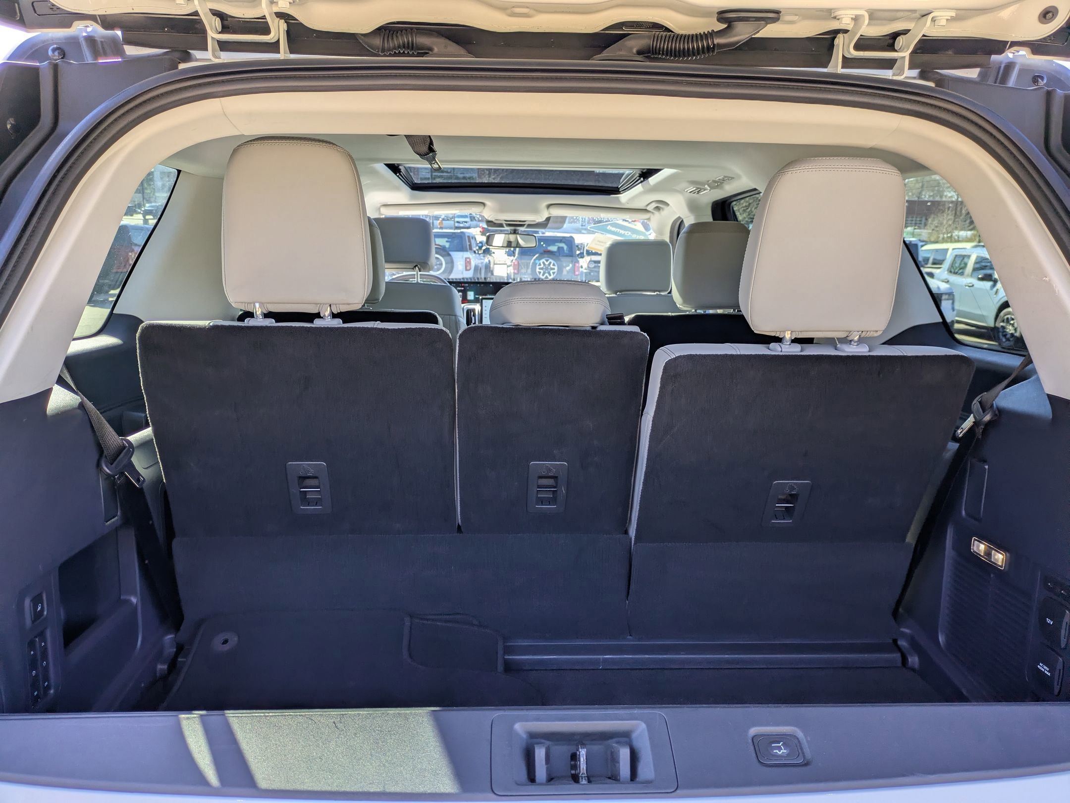 Certified 2025 Ford Expedition Active image 33