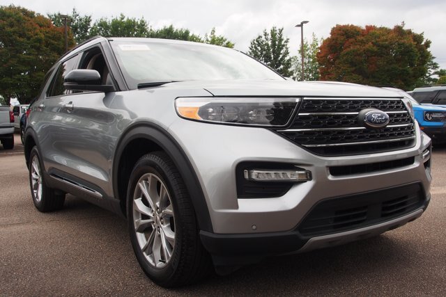 Certified 2024 Ford Explorer XLT w/ Equipment Group 202A