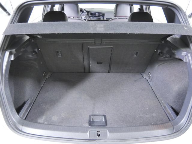 Used 2017 Volkswagen GTI SE FWD image 17