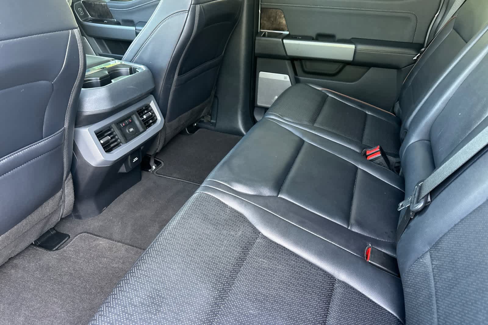 Certified 2025 Ford F350 Lariat w/ Tremor Off-Road Package AWD/4WD image 4