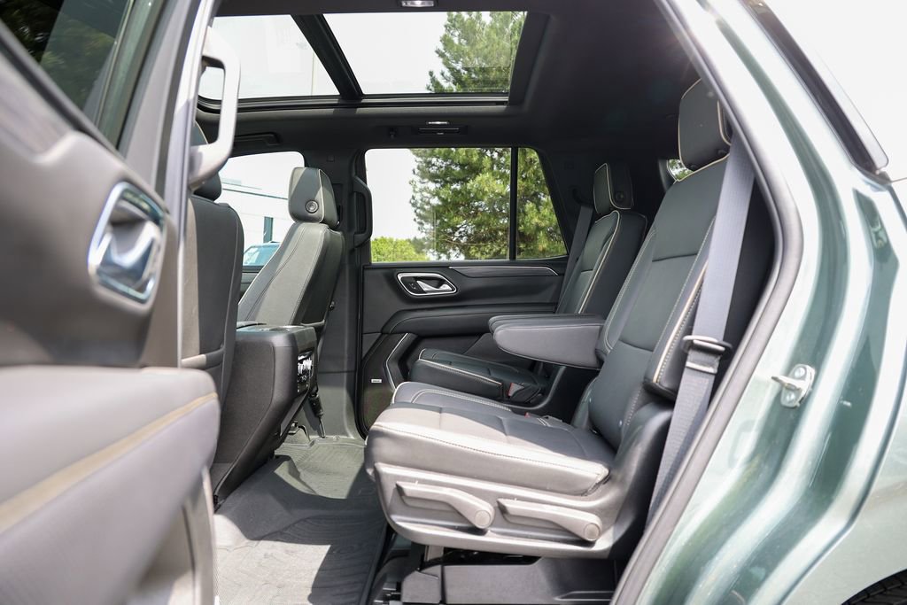 Used 2024 GMC Yukon SLT w/ SLT Luxury Package AWD/4WD image 42