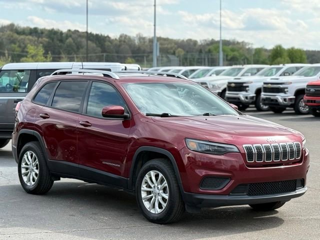 Used 2020 Jeep Cherokee Latitude w/ Cold Weather Group AWD/4WD image 32