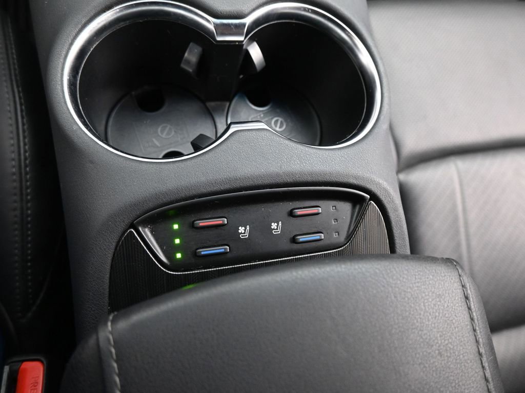 Used 2024 Toyota Venza Limited image 43