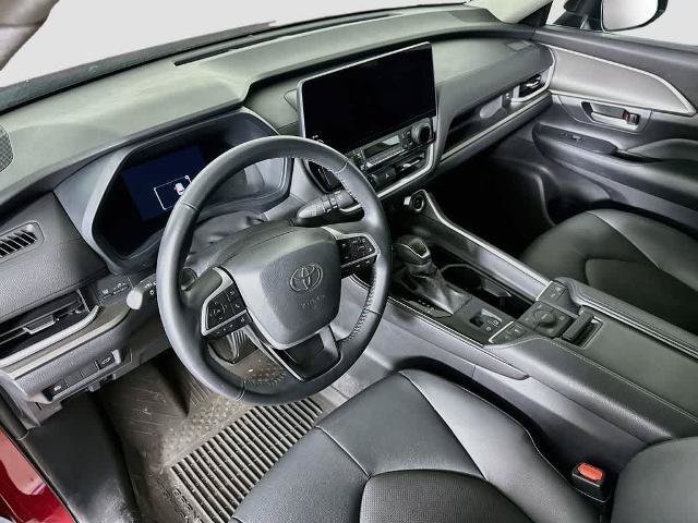 Used 2024 Toyota Grand Highlander AWD image 2
