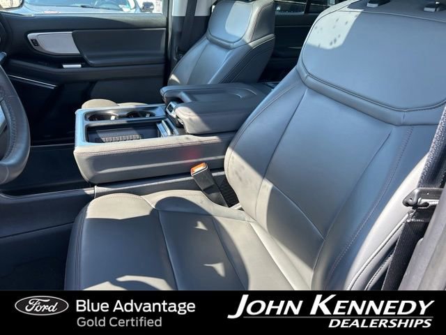 Certified 2025 Ford Expedition Active AWD/4WD image 19