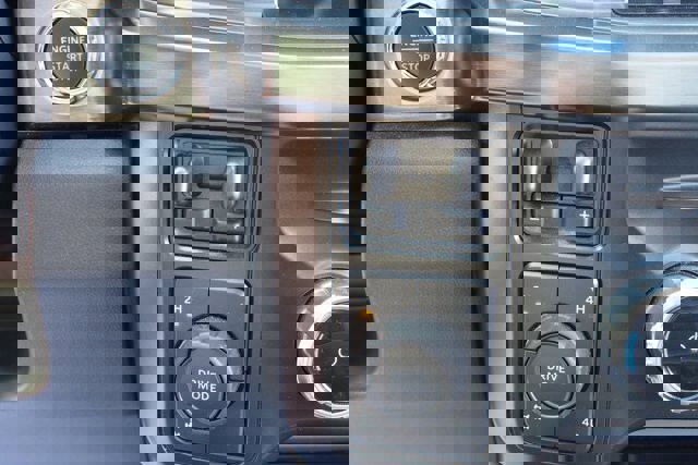 Certified 2024 Ford F250 Lariat w/ Sport Appearance Package image 25