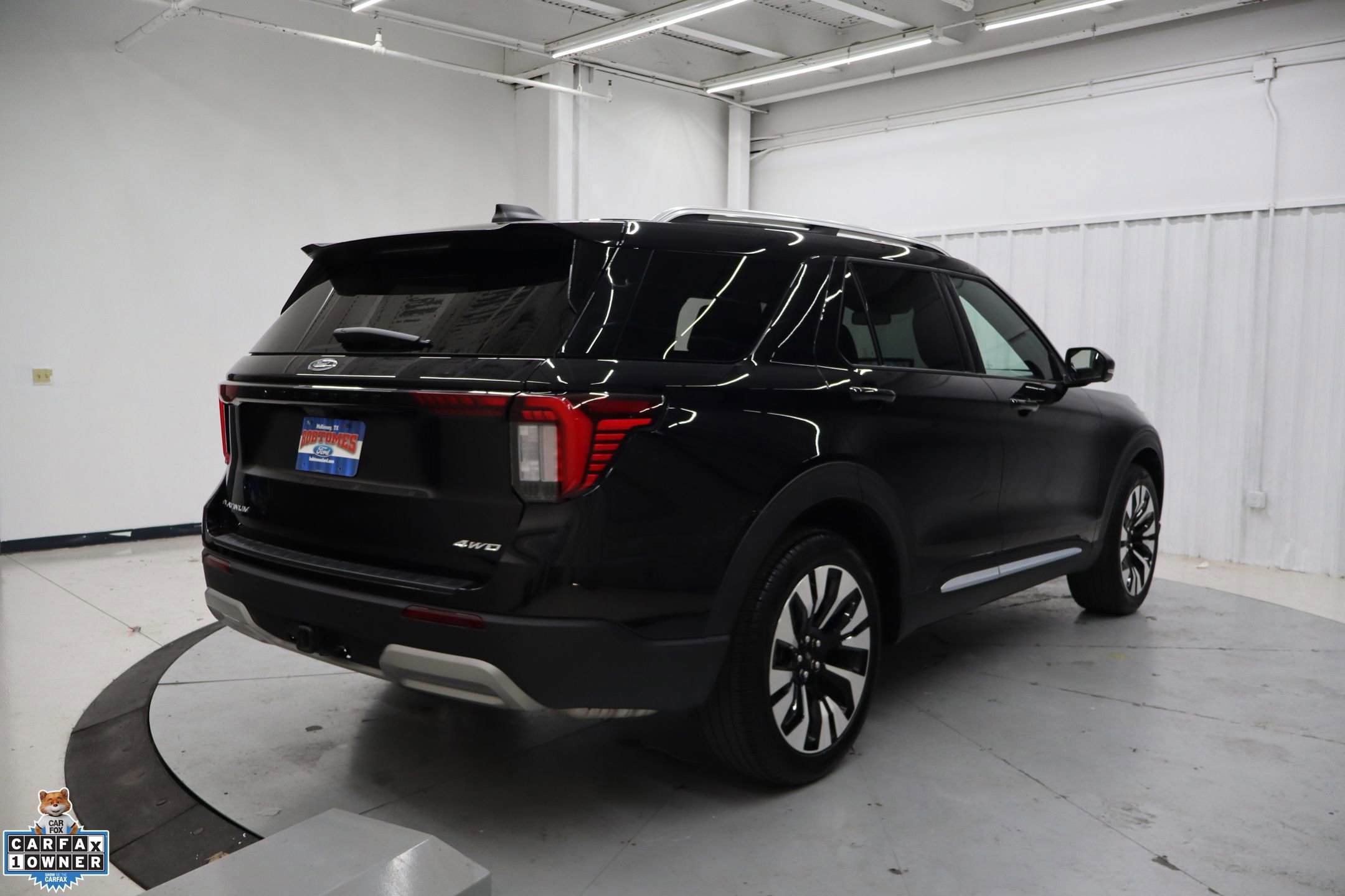 Certified 2025 Ford Explorer Platinum w/ LUX Leather Package image 5