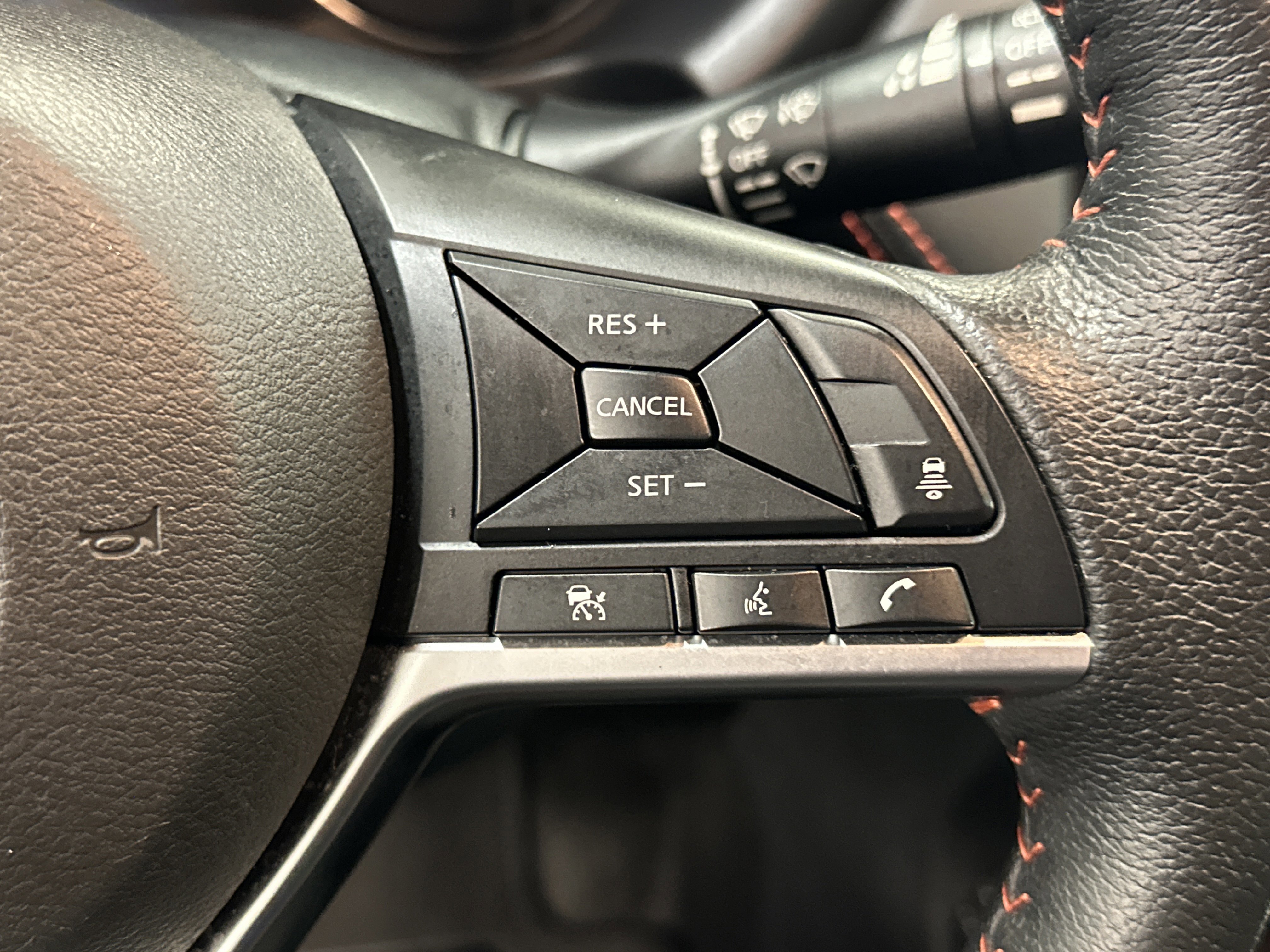 Used 2024 Nissan Kicks SR w/ SR Premium Package image 28