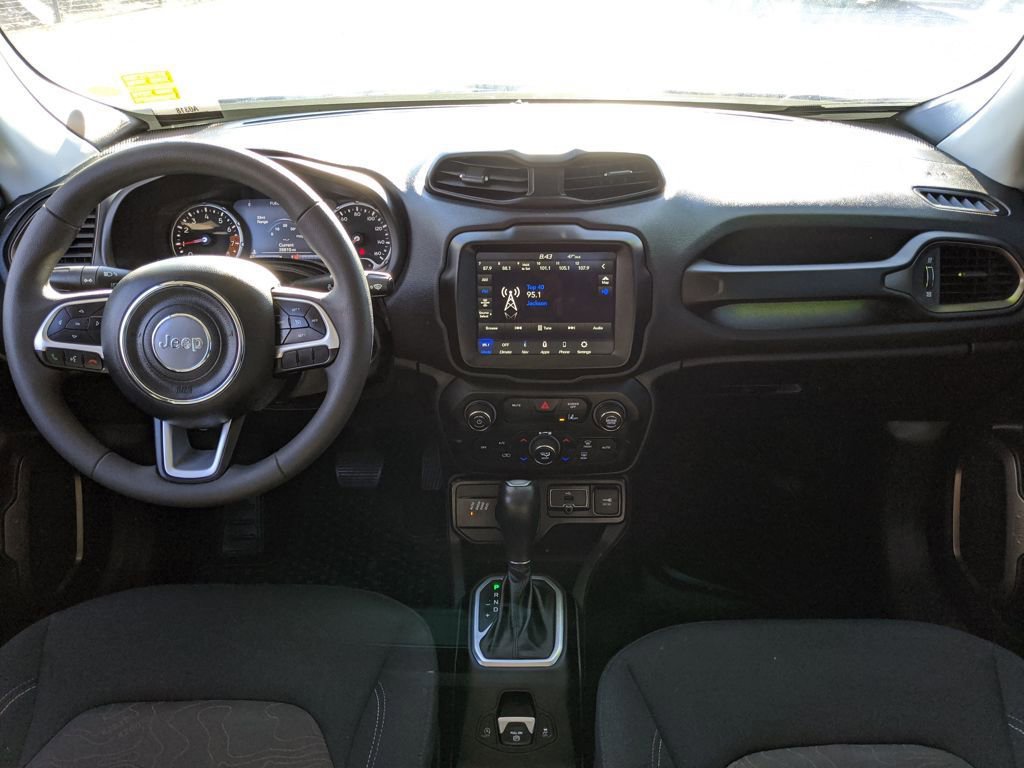 Used 2023 Jeep Renegade Latitude image 8