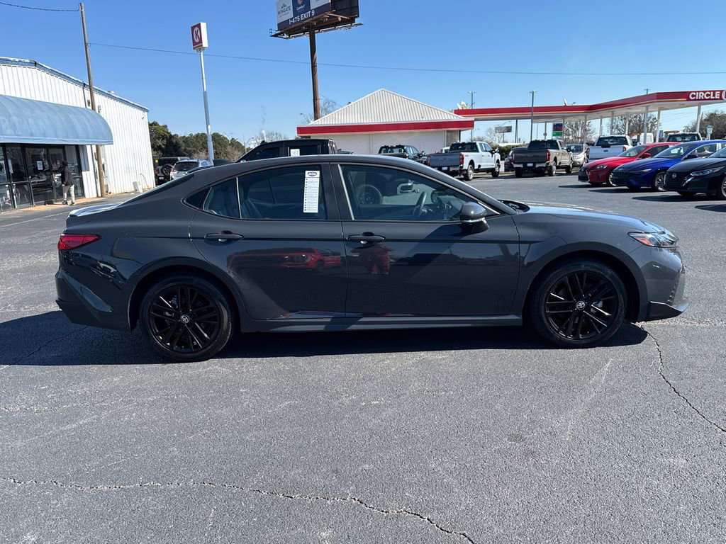 Used 2025 Toyota Camry SE image 8