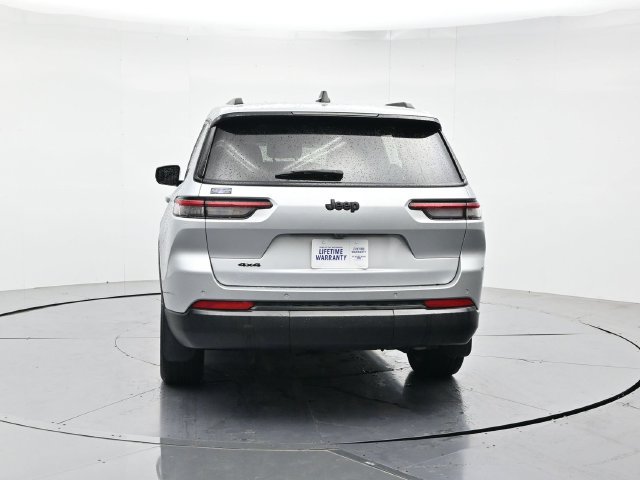 Used 2023 Jeep Grand Cherokee L Altitude AWD/4WD image 10