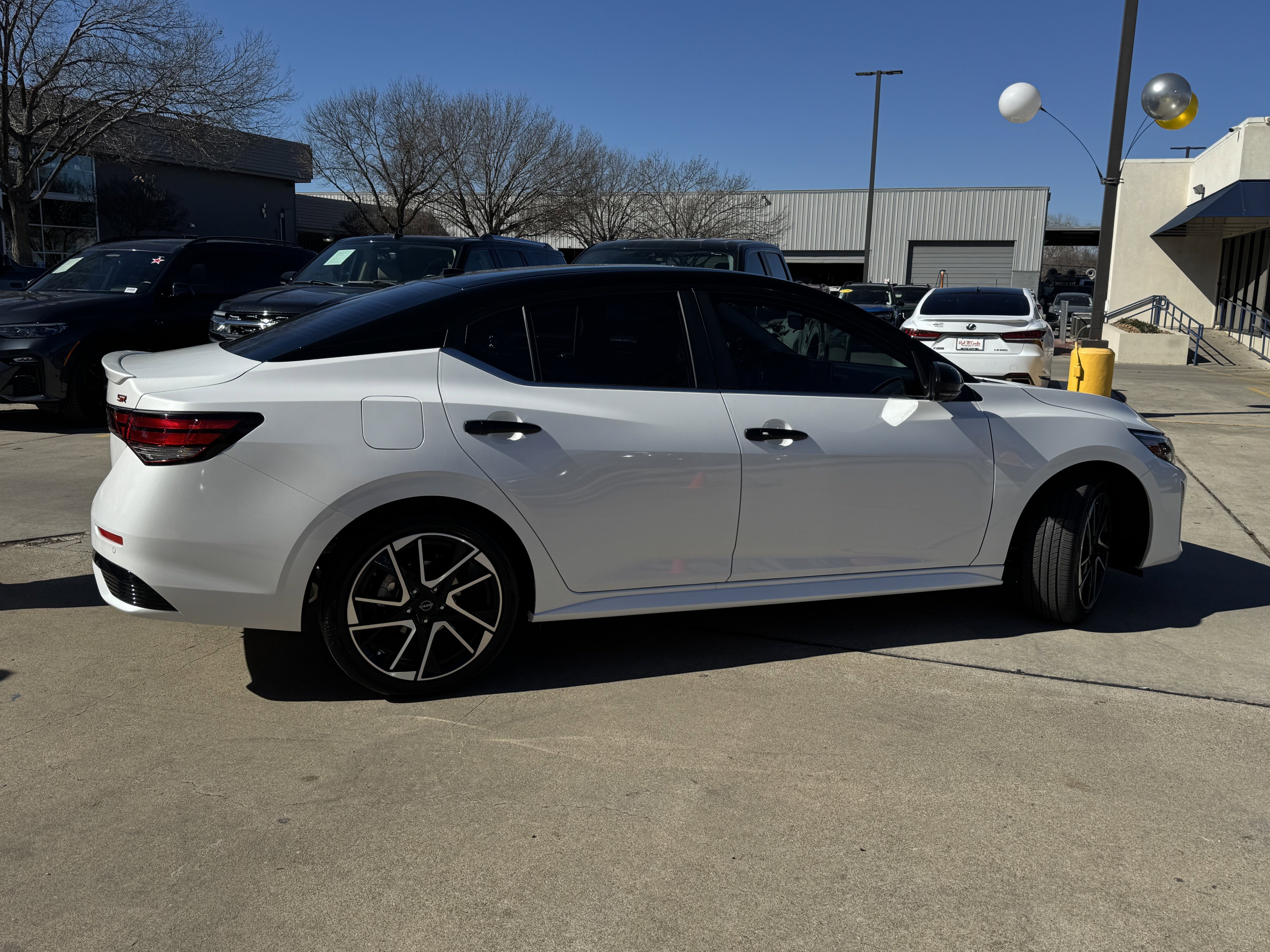 Used 2025 Nissan Sentra SR w/ SR Premium Package image 4