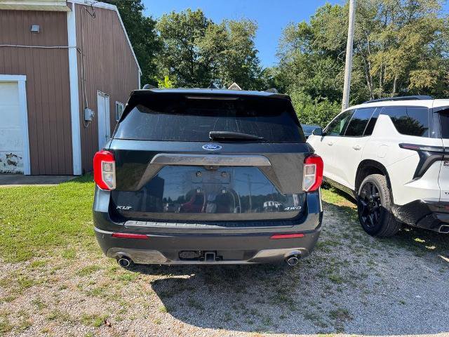 Certified 2022 Ford Explorer XLT w/ Equipment Group 202A AWD/4WD image 2