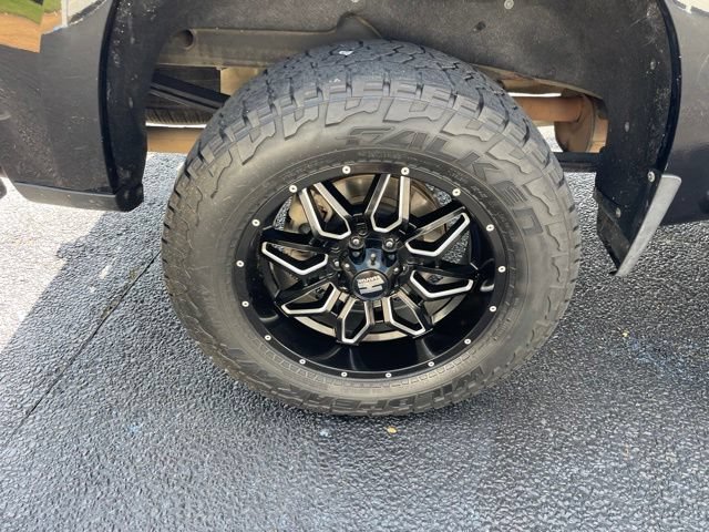 Used 2019 Chevrolet Silverado 1500 LT w/ All-Star Edition AWD/4WD image 9