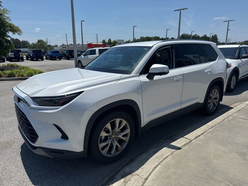 Used 2024 Toyota Grand Highlander AWD image 3
