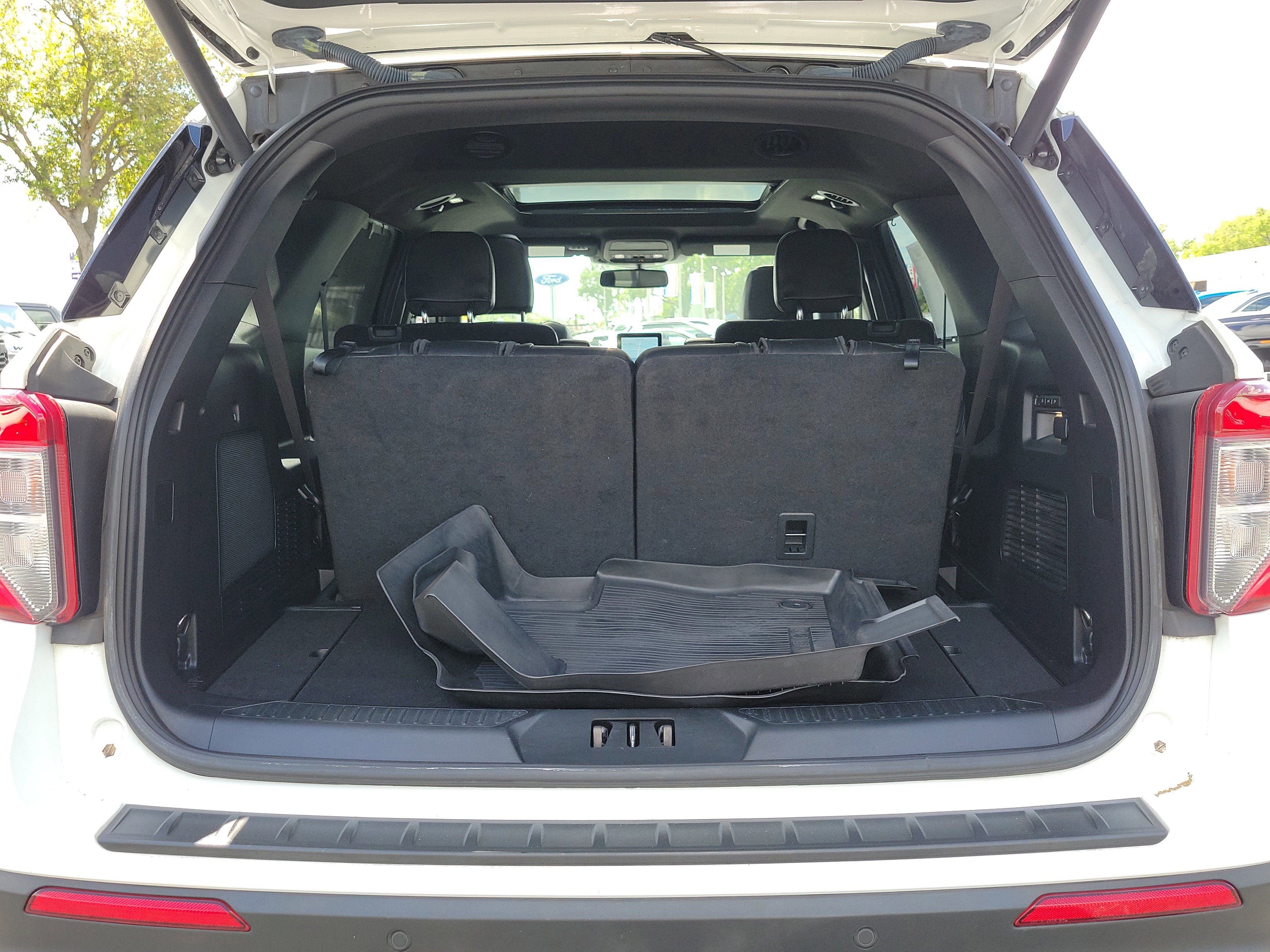 Certified 2022 Ford Explorer ST w/ Equipment Group 401A image 10