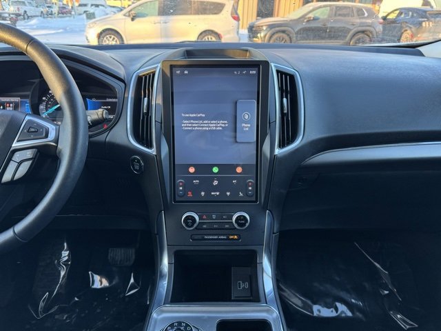 Certified 2022 Ford Edge Titanium w/ Class II Trailer Tow Package image 7