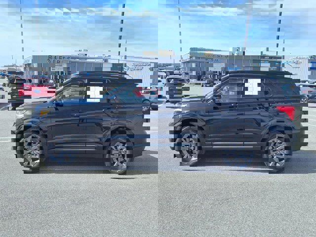 Certified 2023 Ford Explorer XLT w/ Equipment Group 202A image 2