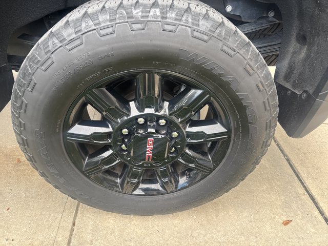 Used 2026 GMC Sierra 2500 AT4 w/ AT4 Premium Plus Package AWD/4WD image 11