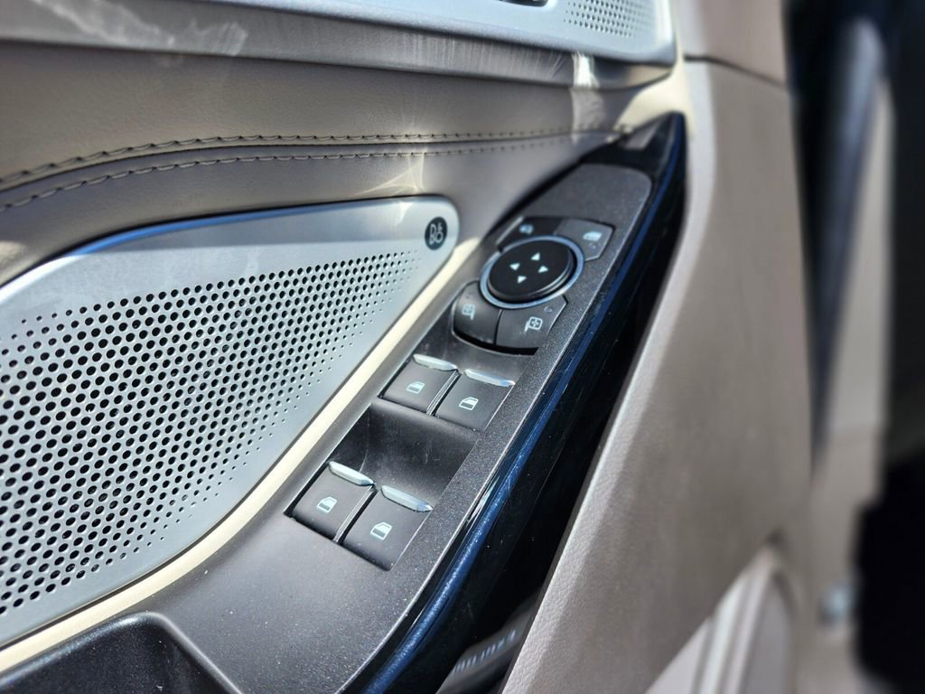 Certified 2022 Ford Explorer Platinum w/ Equipment Group 601A AWD/4WD image 19