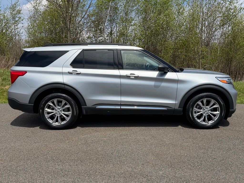 Certified 2023 Ford Explorer XLT w/ Equipment Group 202A AWD/4WD image 22